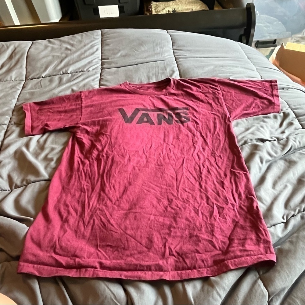 Red Burgundy men’s Vans skater casual tshirt - Picture 2 of 6